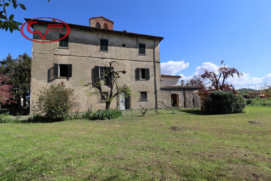 Villa de 5 divisões em Montevarchi, Italy N.º 237396