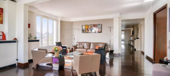 4 bedrooms Apartment in Saint-Cloud, France No. 187600 9