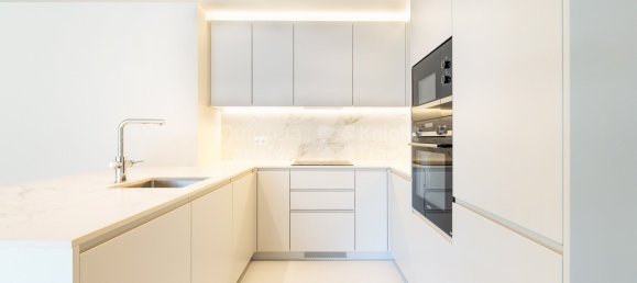 Квартира с 3 спальнями в Вила Нова ди Гая, Португалия № 239140 11