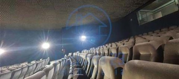 Gewerbliche Immobilie in Porto, Portugal 1100m², Nr. 60089 3