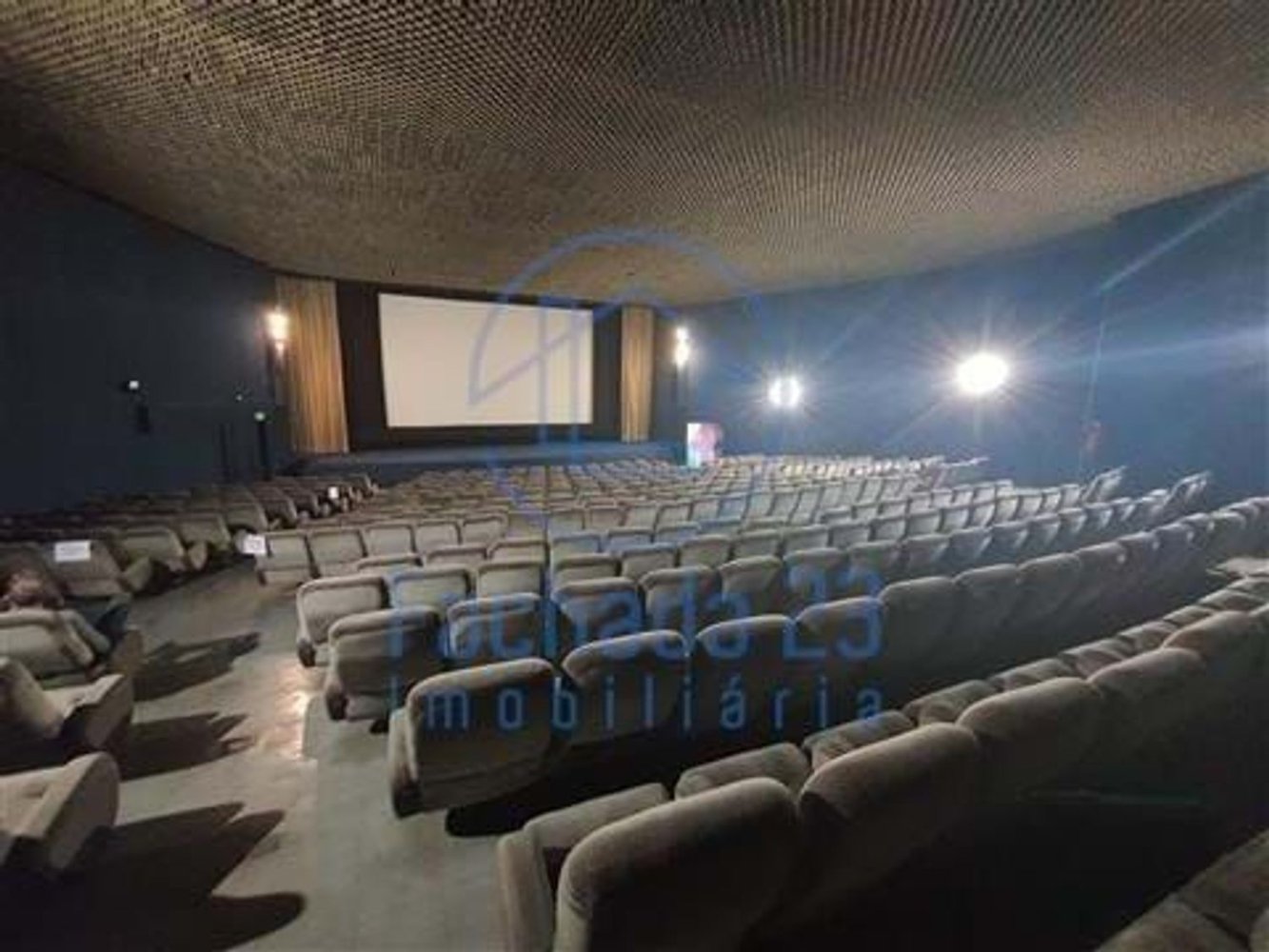 Gewerbliche Immobilie in Porto, Portugal 1100m², Nr. 60089