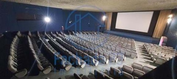 Gewerbliche Immobilie in Porto, Portugal 1100m², Nr. 60089 11