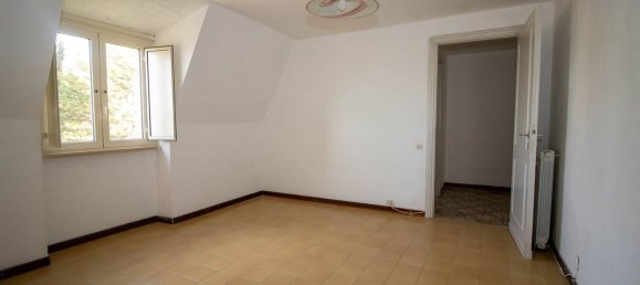 3 rooms Apartment in Montopoli di Sabina, Italy No. 195984 9