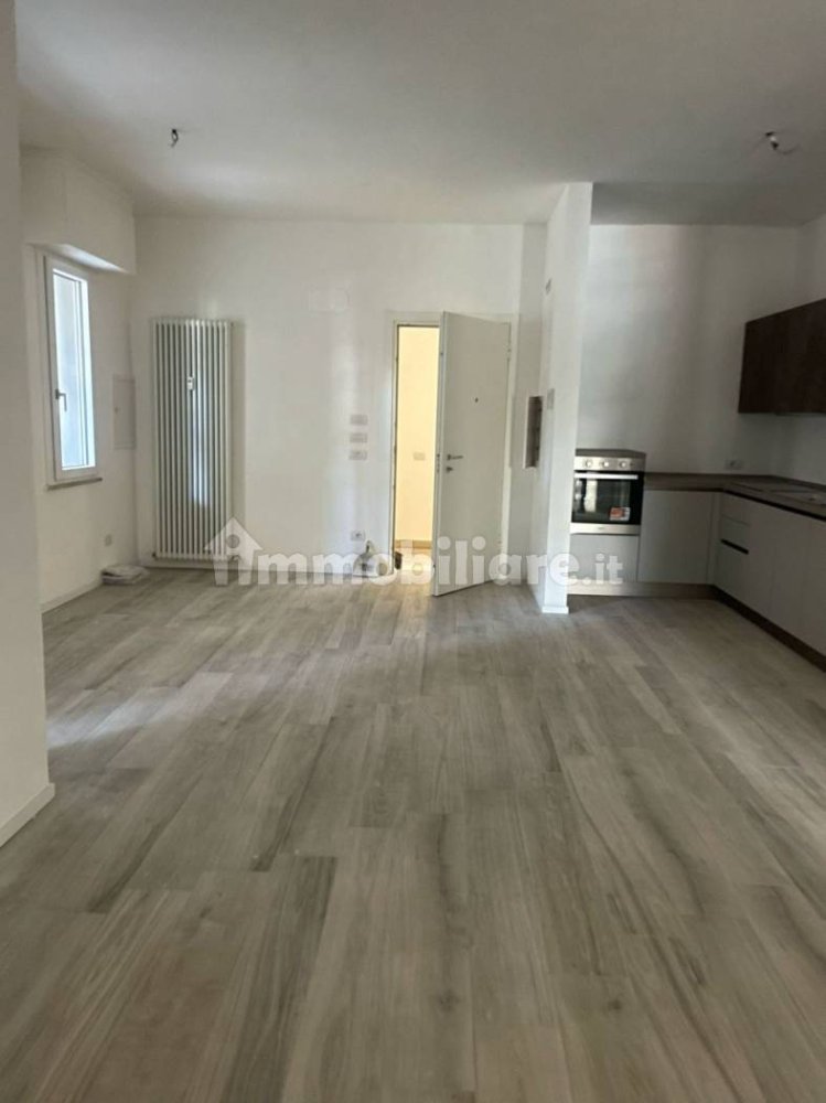 Apartamento de 2 dormitorios en Pesaro, Italy No. 303306