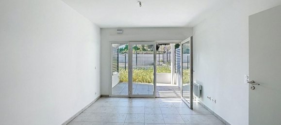 2-salle Appartement à Martigues, France No. 286990 2