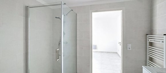 2-salle Appartement à Martigues, France No. 286990 5