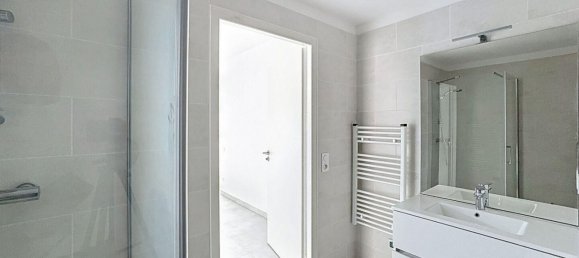 2-salle Appartement à Martigues, France No. 286990 6