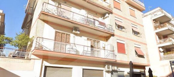 1 room Commercial property in Rome, Italy No. 28385 6