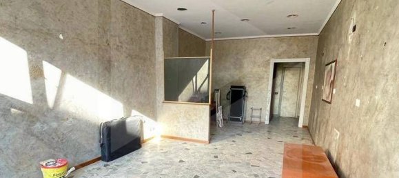 1 room Commercial property in Rome, Italy No. 28385 3