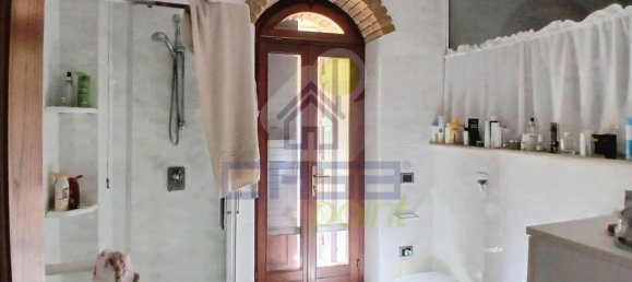 8 rooms House in Rivarolo Mantovano, Italy No. 32220 21