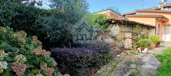 8 rooms House in Rivarolo Mantovano, Italy No. 32220 62