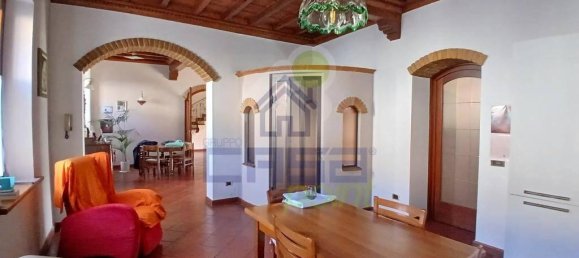 8 rooms House in Rivarolo Mantovano, Italy No. 32220 11