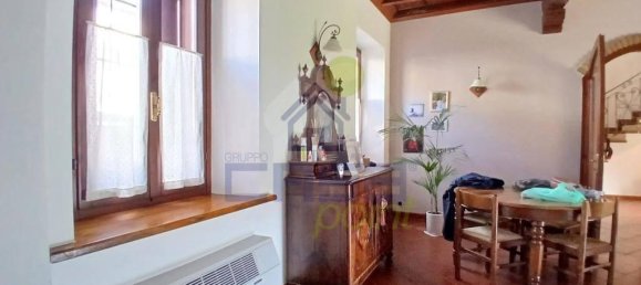 8 rooms House in Rivarolo Mantovano, Italy No. 32220 10