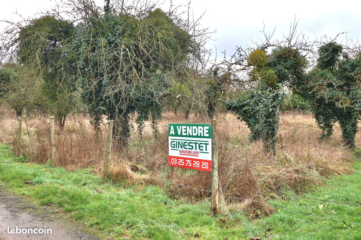 Terrain à Aube, France 1013m² No. 83104