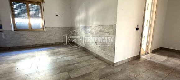 3 Schlafzimmer Wohnung in Naples, Italy, Nr. 347094 8