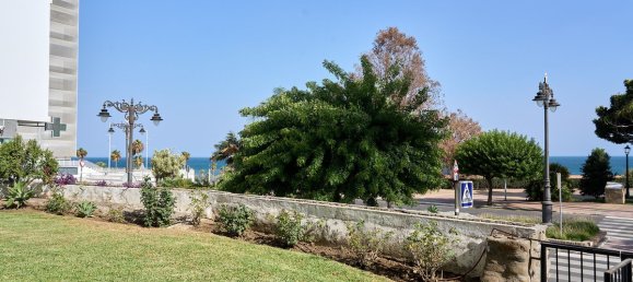 4 bedrooms Apartment in Estepona, Spain No. 184898 2