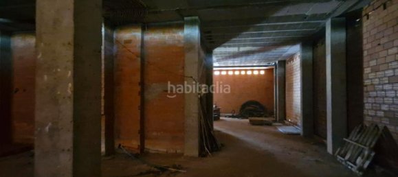  Commercial property in Brion, Spain No. 172348 2