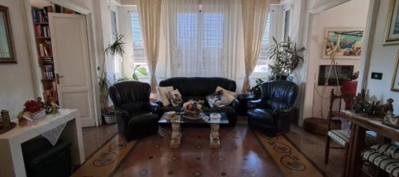 5 bedrooms Apartment in Genoa, Italy No. 274987 5