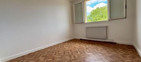 4 bedrooms House in Le Chambon-Feugerolles, France No. 301172 6