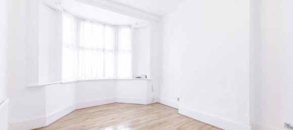 3 bedrooms House in Walthamstow, United Kingdom No. 11965 4