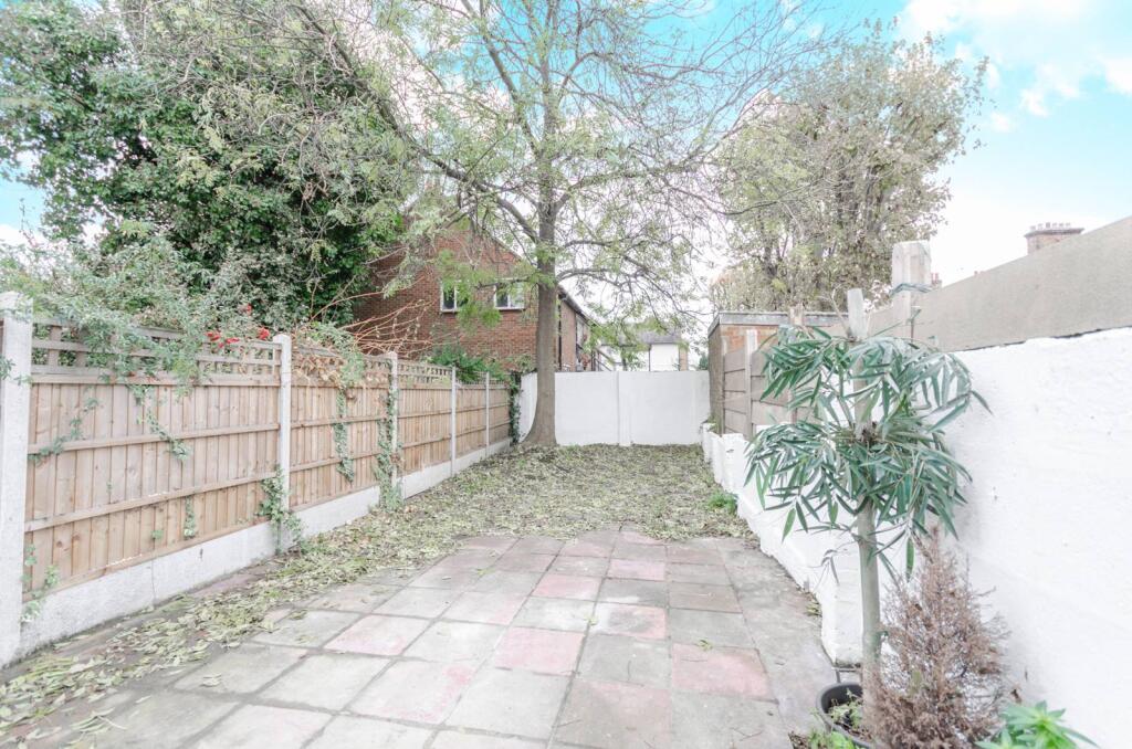 3 bedrooms House in Walthamstow, United Kingdom No. 11965