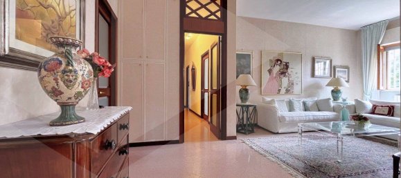 Квартира с 5 комнатами в Бари, Италия № 20713 35