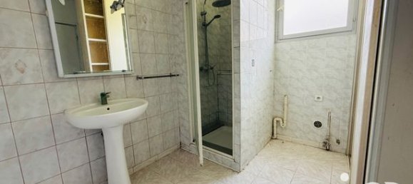 4 bedrooms House in Saint-Sauveur, France No. 303807 7