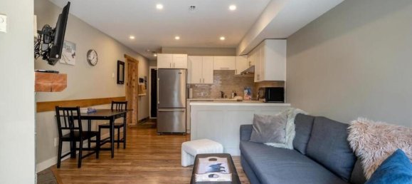 2 bedrooms Condo in British Columbia, Canada No. 226 5