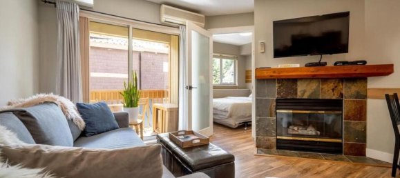 2 bedrooms Condo in British Columbia, Canada No. 226 2