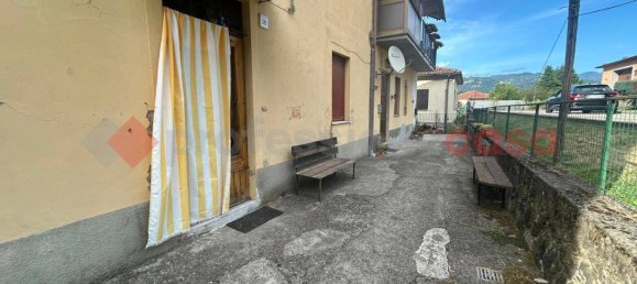 4 rooms Apartment in Gallicano, Italy No. 320379 3