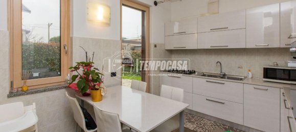 3غرفة فيلا في Arconate, Italy رقم 9388 9