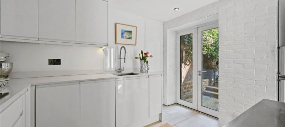 2 bedrooms Apartment in London, United Kingdom No. 3683 2