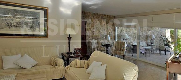 6 bedrooms House in Godella, Spain No. 96665 3