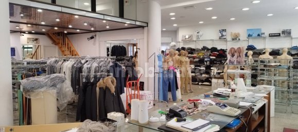 1 room Commercial property in Abano Terme, Italy No. 321654 7