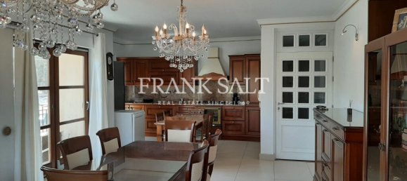 3 bedrooms Apartment in Victoria, Malta No. 6121 4