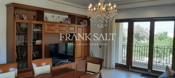 3 bedrooms Apartment in Victoria, Malta No. 6121 2