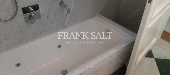 3 bedrooms Apartment in Victoria, Malta No. 6121 14