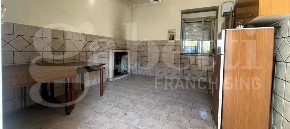 4 bedrooms House in Calvi Risorta, Italy No. 289036 2