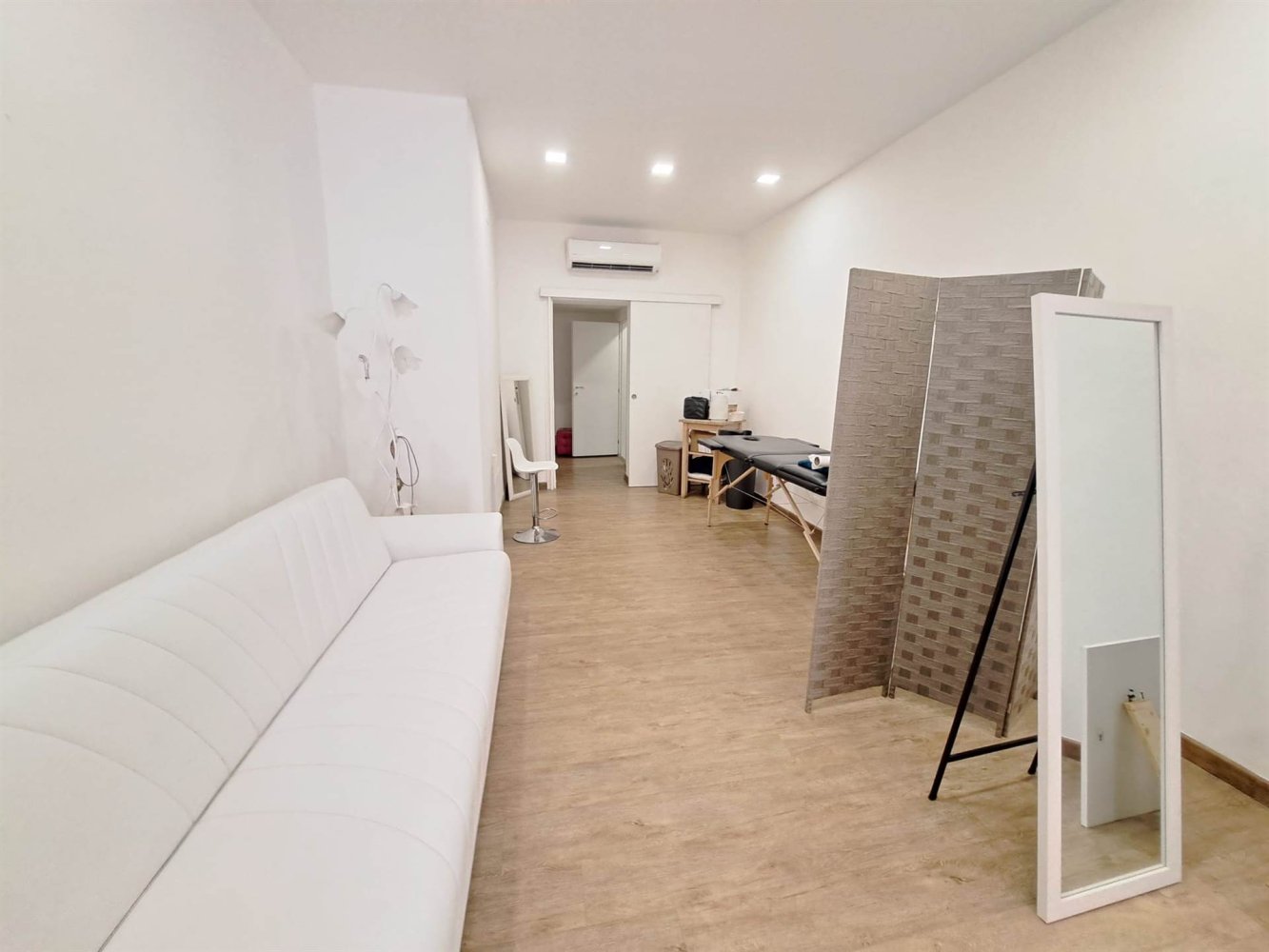 1 room Commercial property in Sona, Italy No. 128433