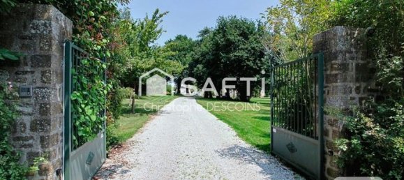 10 bedrooms House in Mayenne, France No. 311449 3