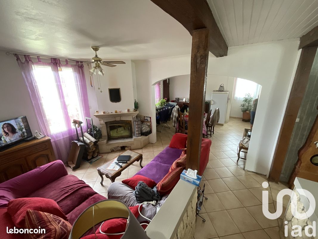 4 bedrooms House in Saint-Just-Sauvage, France No. 253209