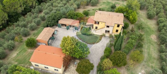 4 bedrooms House in Morrovalle, Italy No. 313524 8