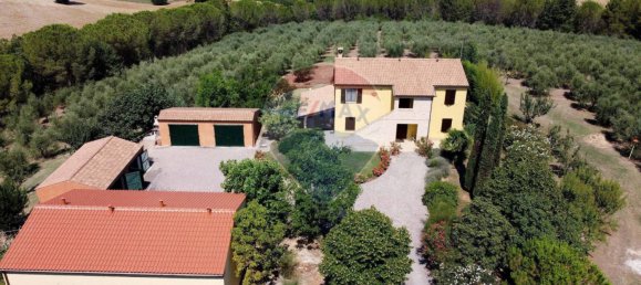 4 bedrooms House in Morrovalle, Italy No. 313524 7