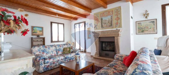 4 bedrooms House in Morrovalle, Italy No. 313524 20