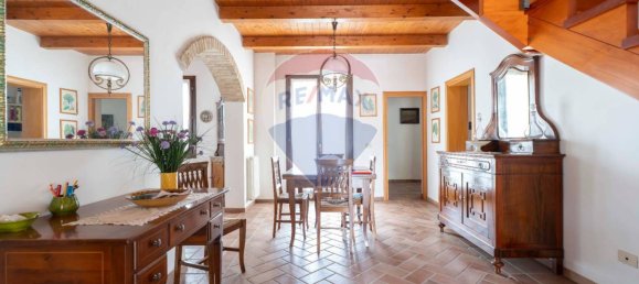 4 bedrooms House in Morrovalle, Italy No. 313524 19