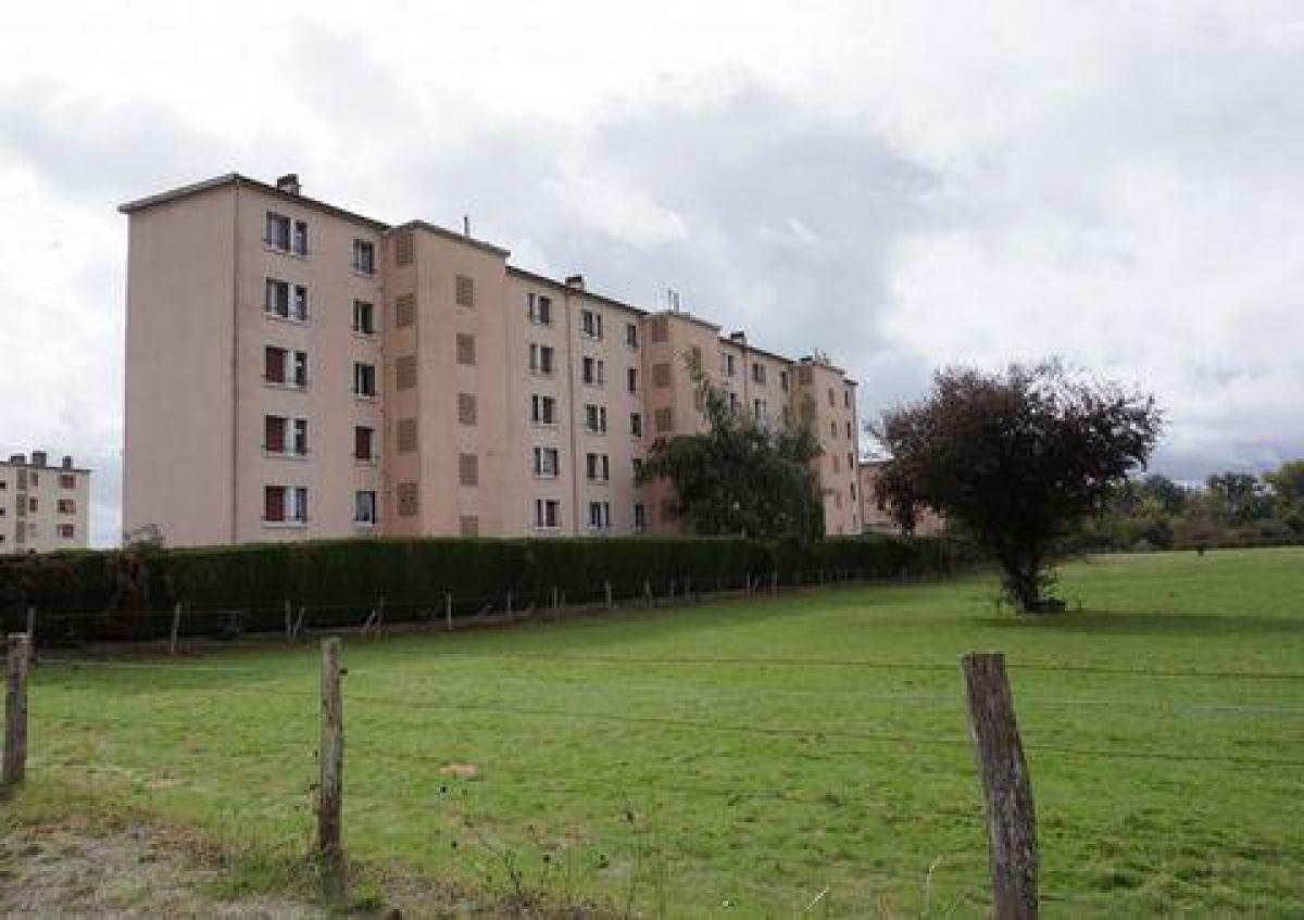 4 bedrooms Condo in Decize, France No. 16129