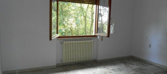 5 rooms Villa in Carrara, Italy No. 51770 10