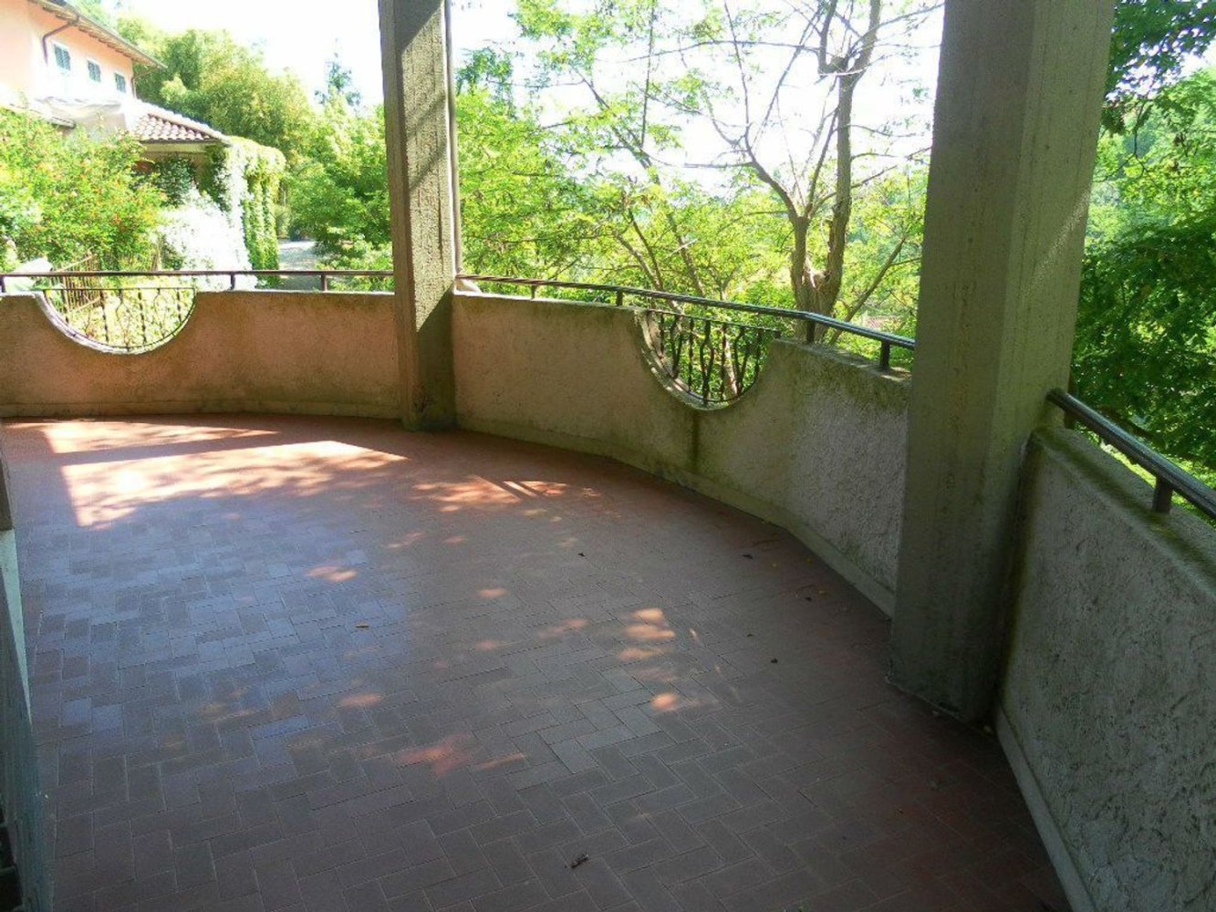 5 rooms Villa in Carrara, Italy No. 51770