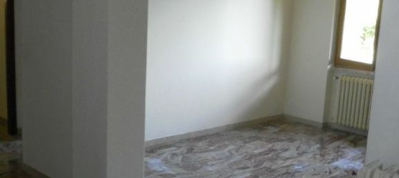 5 rooms Villa in Carrara, Italy No. 51770 7