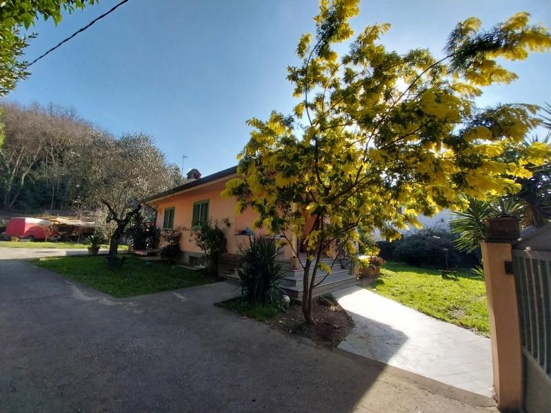 5 rooms Villa in Massarosa, Italy No. 237469
